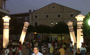 Modern inflatable column designs