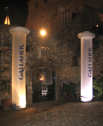 Inflatable entry columns